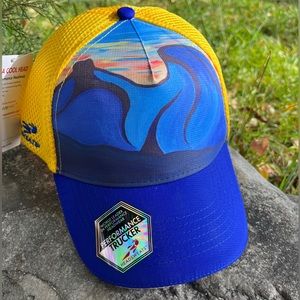 NWT Greater Yellowstone - Heart Mountain artwork - hat.